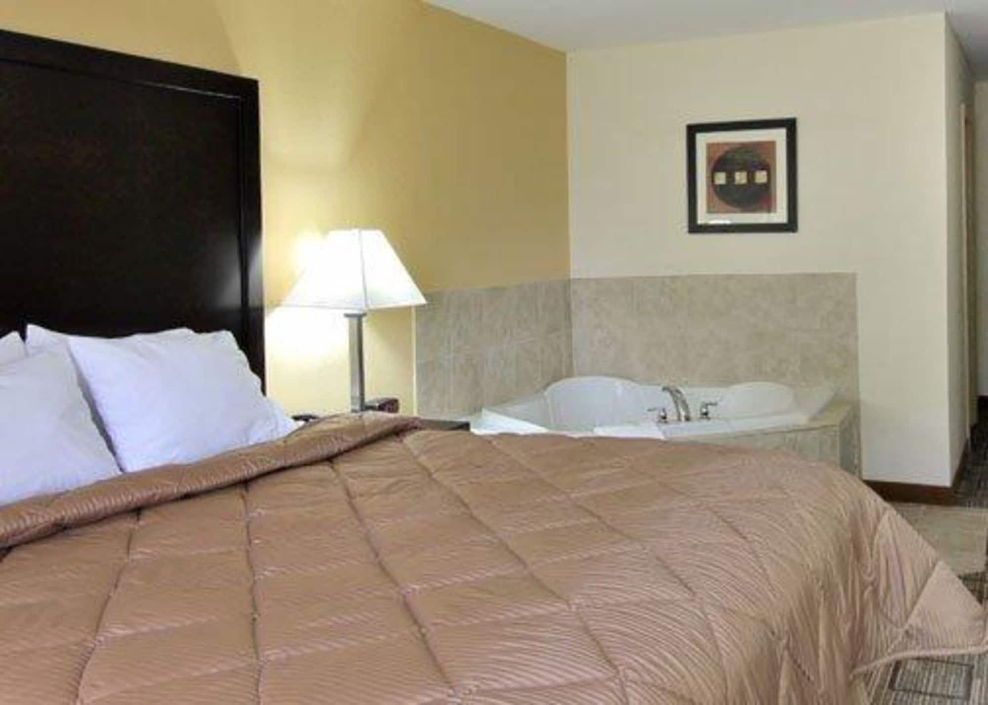 Quality Inn & Suites Greenville Near Downtown Dış mekan fotoğraf